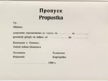 Propustka povolující pohyb občana v Olomouci během nerealizovaného zákazu vycházení, tj. od 20 hodin večer do 6 hodin ráno. Státní okresní archiv v Olomouci.